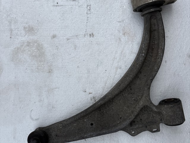 Opel Astra J 2009-2015 Lengőkar Használt Jobb első 