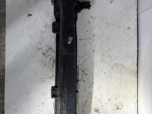 Hyundai I 30 2007-2011 Lökhárító tartó Használt hátsó