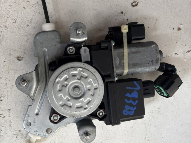 Opel Antara 2006-2015 Ablakemelő  Használt bal első  