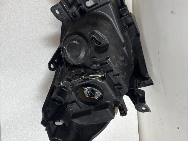 11402 Renault Clio III. 2007-2014 Lámpa , Fényszóró Használt sima Bal első 