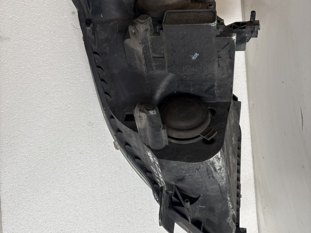 11406 Opel Zafira B 2005-2014 2005-2014 Lámpa , Fényszóró Használt ködlámpás Jobb első