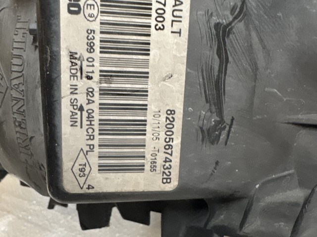 11408 Renault Megane II. 2002-2009 Lámpa , Fényszóró Használt sima Jobb első