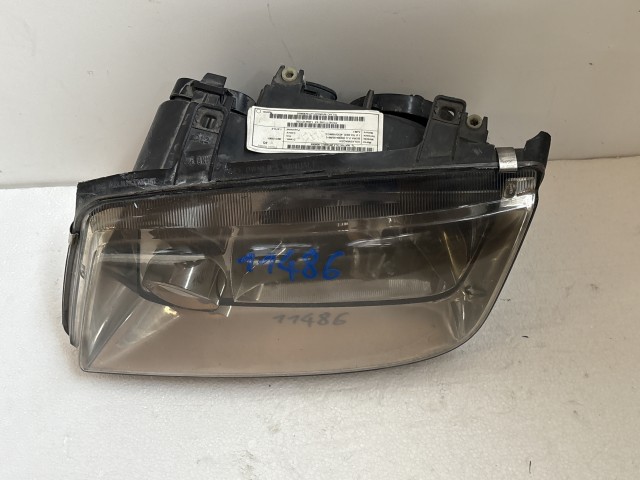 11486 Volkswagen Bora 1998-2005 Lámpa , Fényszóró Használt Bal első 