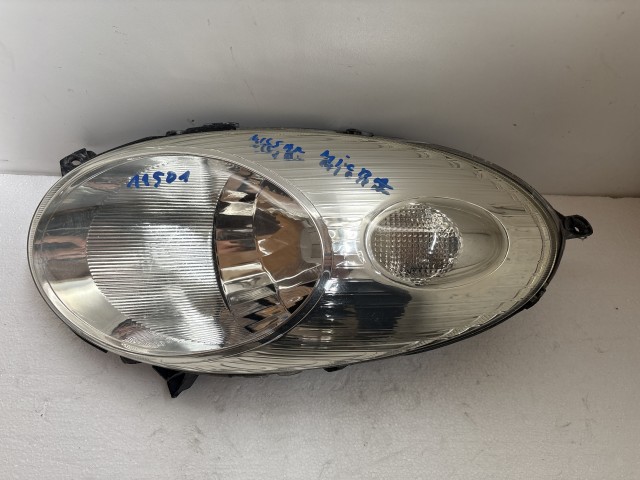 11501 Nissan Micra III. 2003-2010 Lámpa , Fényszóró Használt Bal első 