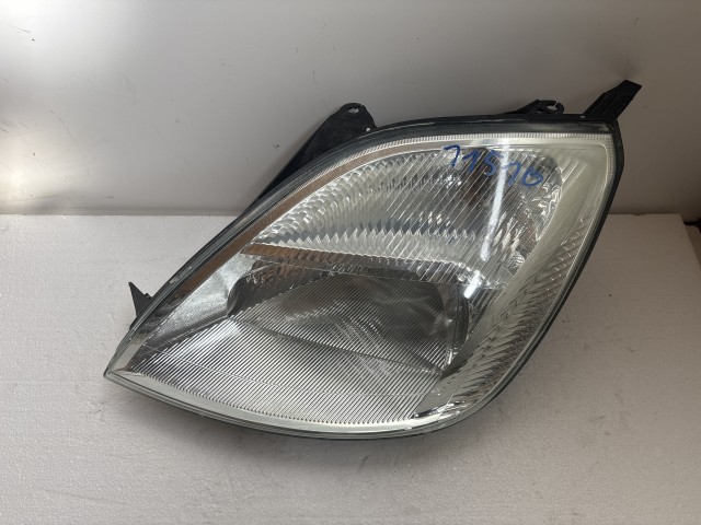 11510 Ford Fiesta v 2004-2008 Lámpa , Fényszóró Használt Bal első 