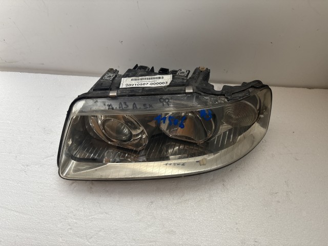 11506 Audi A3 1998-2003 Lámpa , Fényszóró Használt Bal első 