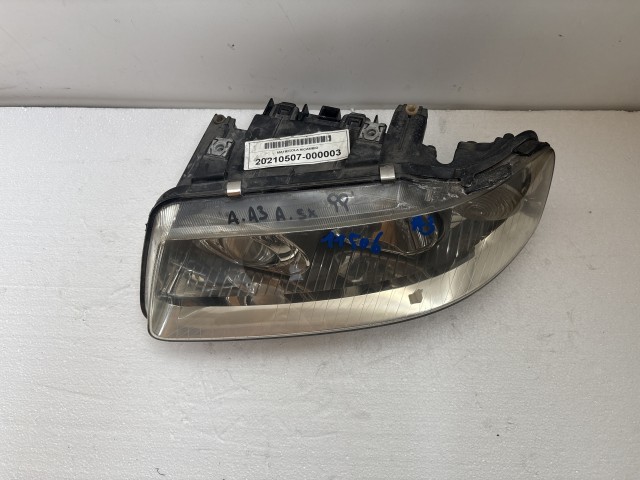 11506 Audi A3 1998-2003 Lámpa , Fényszóró Használt Bal első 