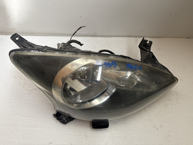 11505 Toyota Aygo 2005-2014 2005-2014 Lámpa , Fényszóró Használt Jobb első