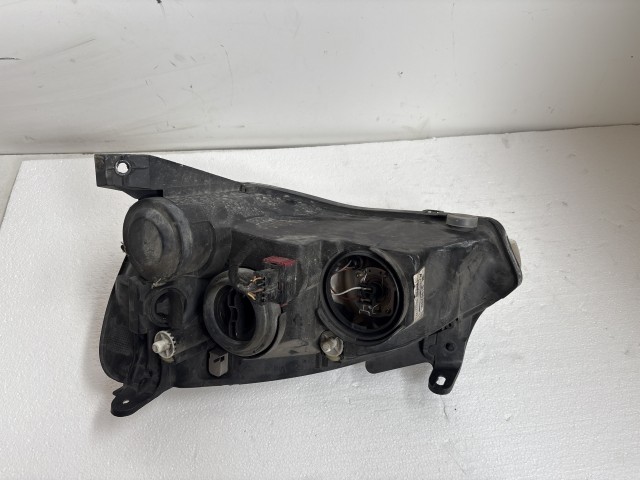 11496 Opel Corsa C 2000-2006 2000-2006 Lámpa , Fényszóró Használt Jobb első