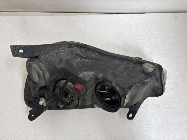 11496 Opel Corsa C 2000-2006 2000-2006 Lámpa , Fényszóró Használt Jobb első