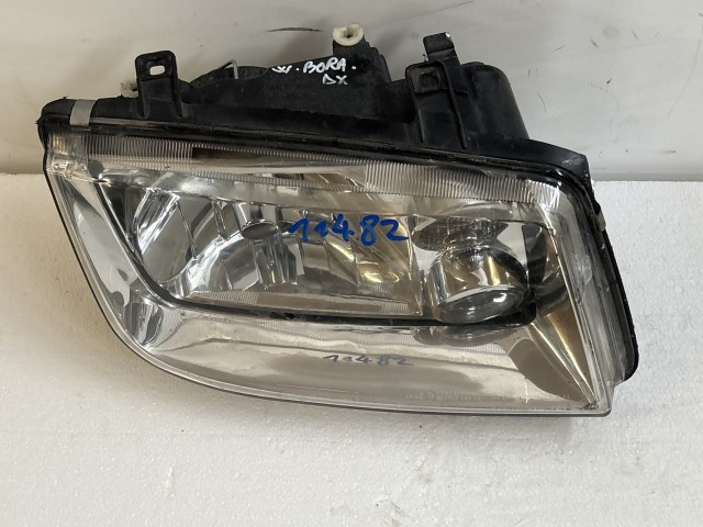 11482 Volkswagen Bora 1998-2005 Lámpa , Fényszóró Használt Jobb első