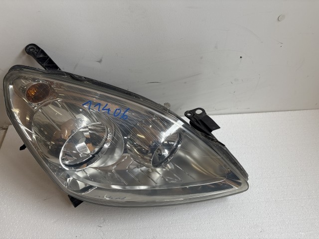 11406 Opel Zafira B 2005-2014 2005-2014 Lámpa , Fényszóró Használt ködlámpás Jobb első