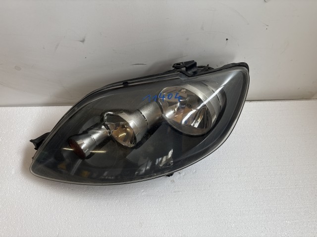 11404 Volkswagen Golf V. Plus 2004-2013 Lámpa , Fényszóró Használt sima Bal első 