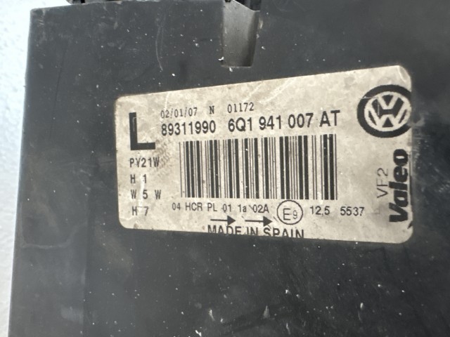 11401 Volkswagen Polo 2003-2009 Lámpa , Fényszóró Használt sima Bal első 