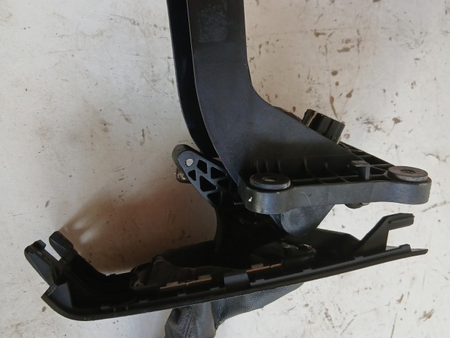 Opel Zafira B  2005-2014 Váltókulissza Használt  5 sebbeséges