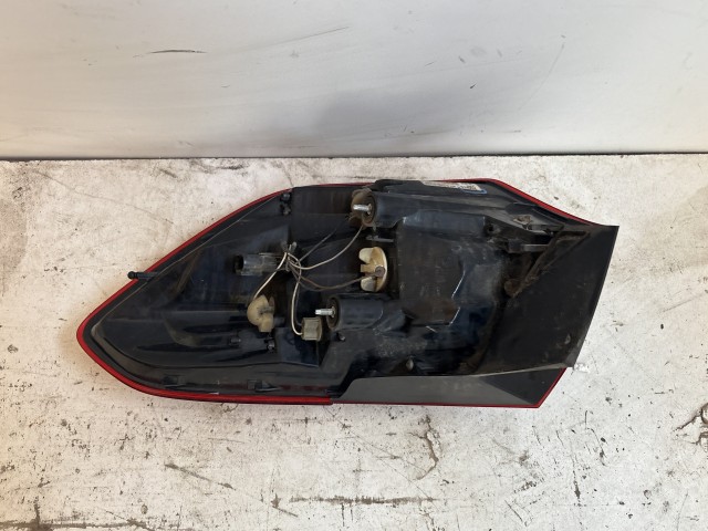 11173 Opel Astra J kombi 2009-2015 Lámpa sötétitett Bal hátsó