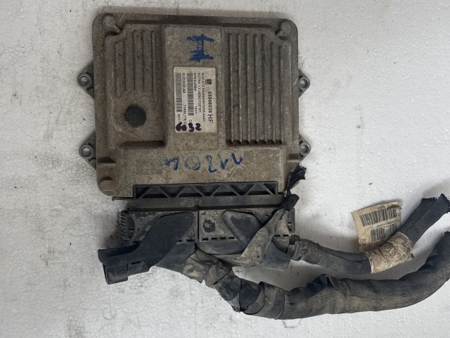 Opel H astra 2004-2014 Motorvezérlő Használt  1.3 CDTI