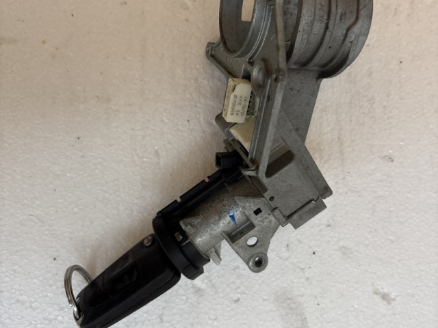 Opel Astra H 2004-2010 2004-2010 Gyújtáskapcsoló Használt