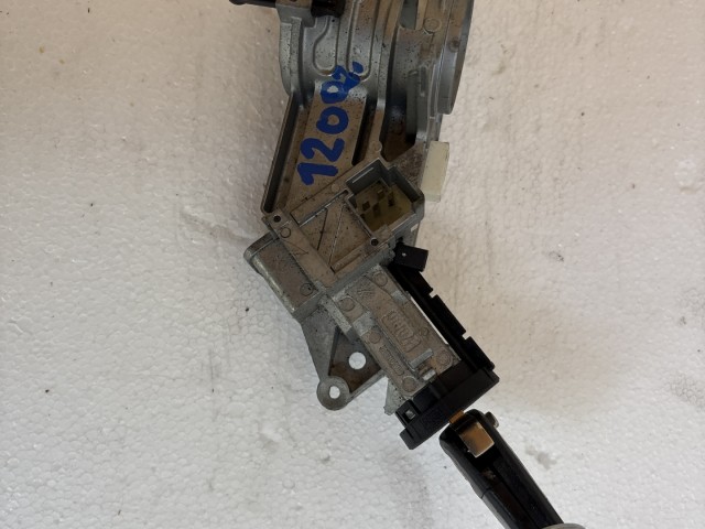 Opel Astra H 2004-2010 2004-2010 Gyújtáskapcsoló Használt