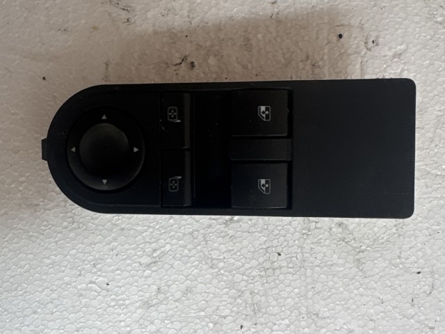 Opel Astra H 2004-2010 2004-2010 Ablakemelő kapcsoló  Használt bal első