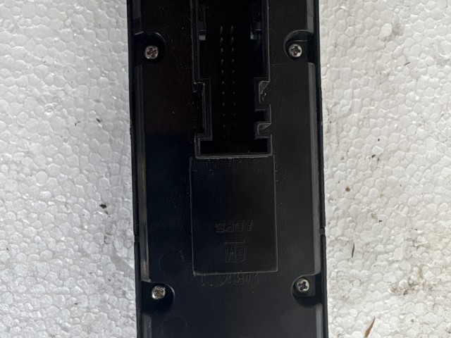 Opel Zafira B 2005-2014 2005-2014 Ablakemelő kapcsoló  Használt bal első