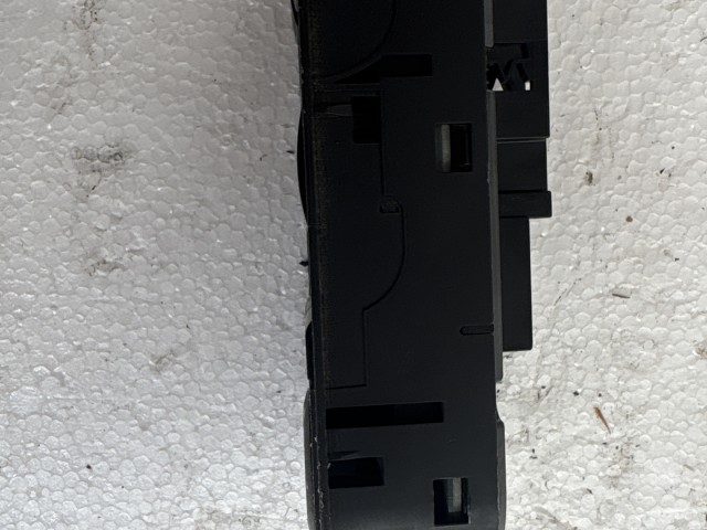 Opel Zafira B 2005-2014 2005-2014 Ablakemelő kapcsoló  Használt bal első
