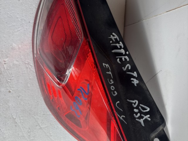 12063 Ford Fiesta 2008-2017 Lámpa , Fényszóró Használt  Jobb hátsó