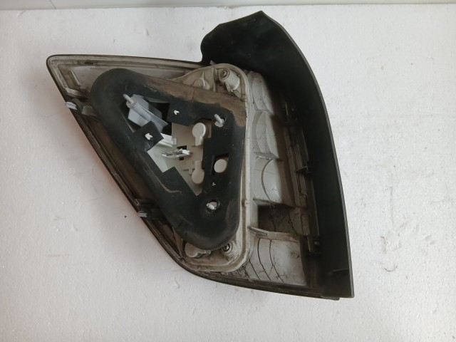 12105 Opel H astra 2004-2014 Lámpa , Fényszóró Használt  Jobb hátsó kombi