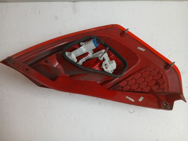 6985 Ford Fiesta 2008-2017 Lámpa , Fényszóró Használt  Jobb hátsó