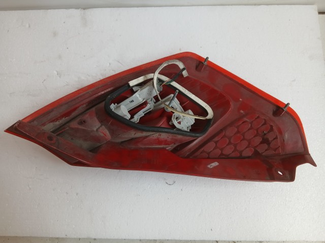 8018 Ford Fiesta 2008-2017 Lámpa , Fényszóró Használt  Jobb hátsó