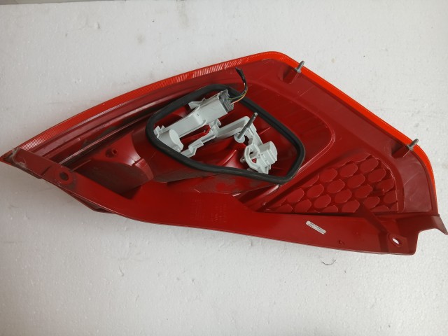 8017 Ford Fiesta 2008-2017 Lámpa , Fényszóró Használt  Jobb hátsó